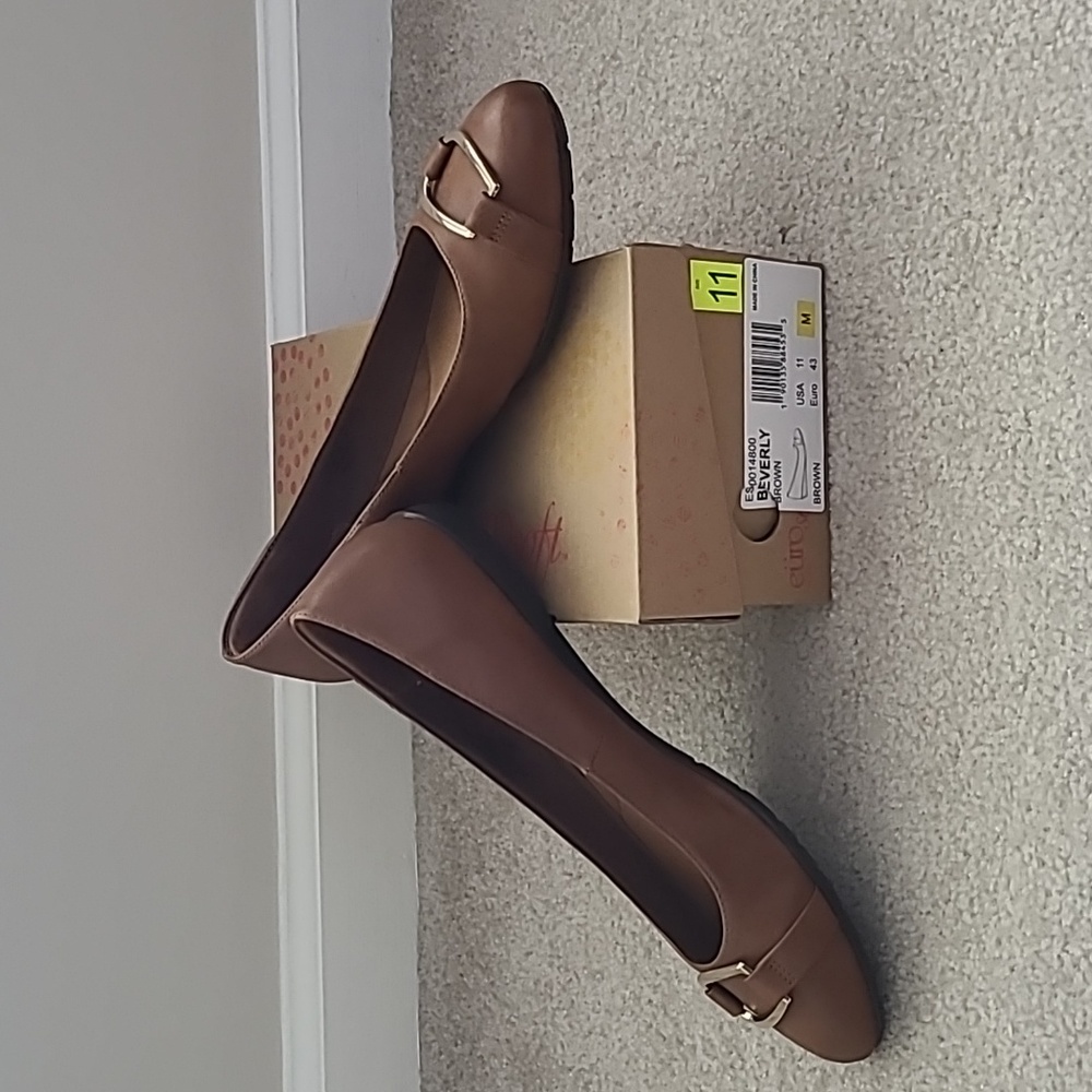 NWT ❤️ Sofft Euro Soft Beverly Flats in Brown Leather